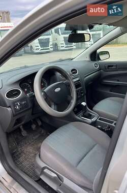 Хэтчбек Ford Focus 2007 в 