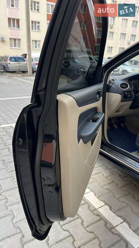 Хэтчбек Ford Focus 2005 в Хмельницком