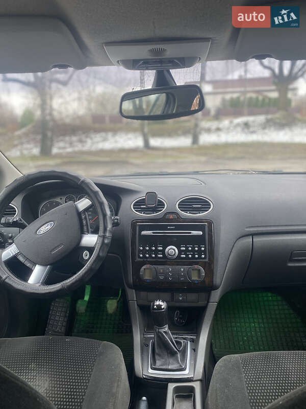 Седан Ford Focus 2006 в Золочеві