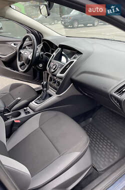 Хэтчбек Ford Focus 2013 в 