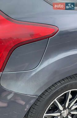 Хэтчбек Ford Focus 2013 в 