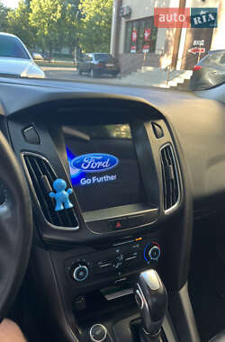 Седан Ford Focus 2015 в 
