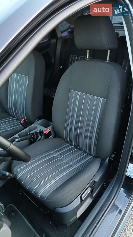Хэтчбек Ford Focus 2008 в Дубно