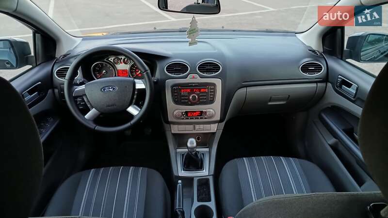 Хэтчбек Ford Focus 2008 в Дубно