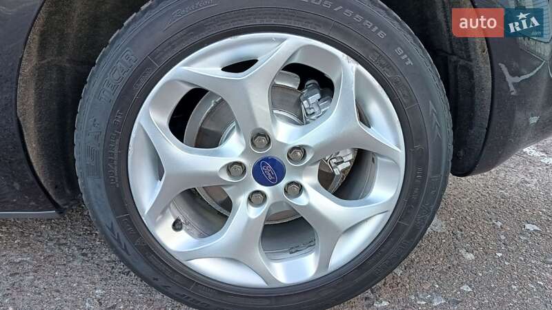 Хэтчбек Ford Focus 2008 в Дубно