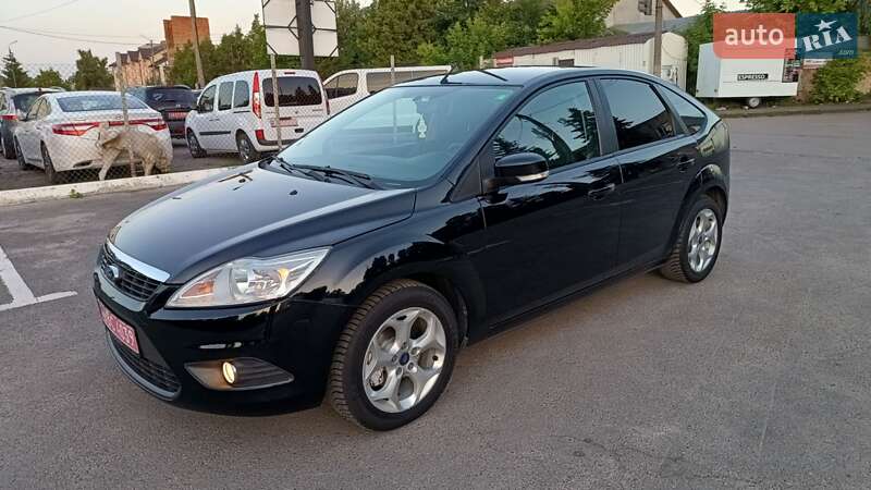 Хэтчбек Ford Focus 2008 в Дубно