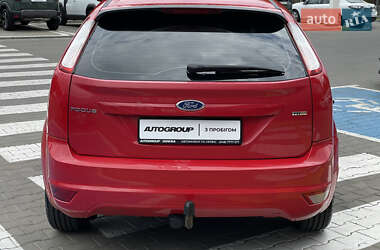 Хэтчбек Ford Focus 2010 в 