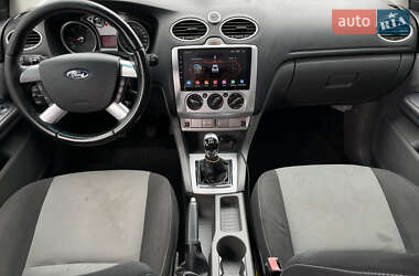 Хэтчбек Ford Focus 2010 в 