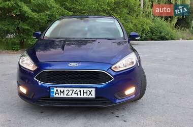 Хэтчбек Ford Focus 2015 в 