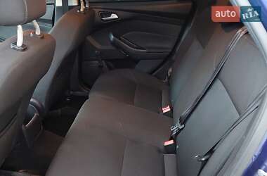 Хэтчбек Ford Focus 2015 в 