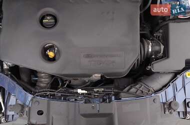Хэтчбек Ford Focus 2015 в 
