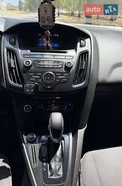 Седан Ford Focus 2015 в 