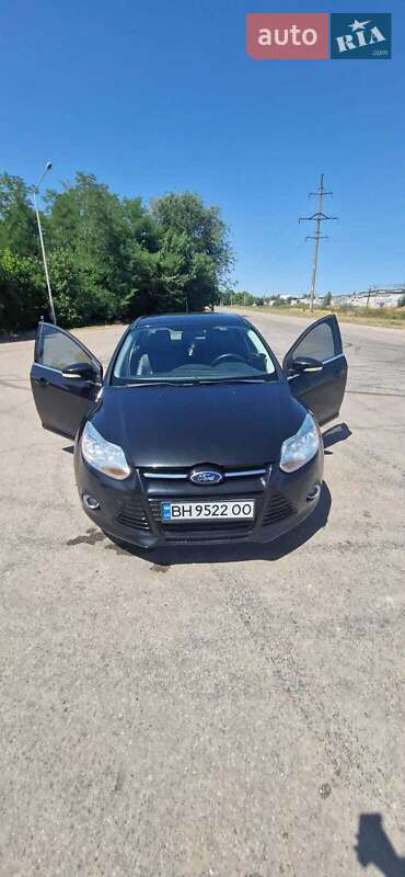 Седан Ford Focus 2012 в Южноукраинске