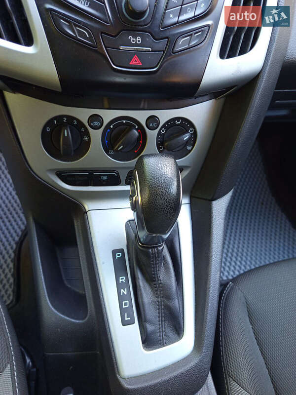 Седан Ford Focus 2011 в Долине