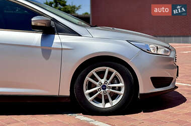 Хэтчбек Ford Focus 2017 в 