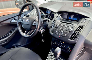 Хэтчбек Ford Focus 2017 в 