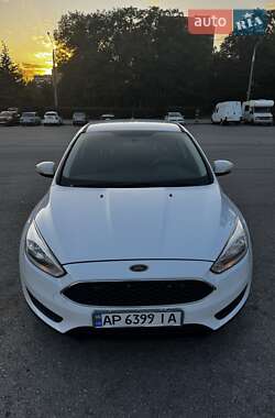 Хэтчбек Ford Focus 2015 в 