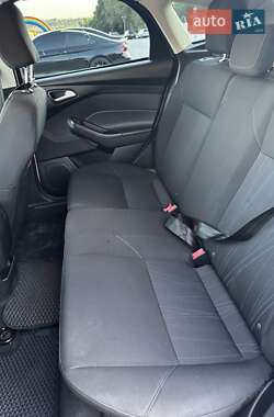 Хэтчбек Ford Focus 2015 в 