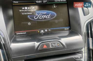 Хетчбек Ford Focus 2012 в 