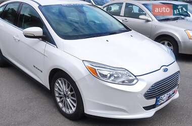 Хетчбек Ford Focus 2012 в 