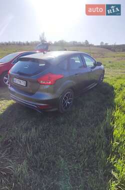 Хэтчбек Ford Focus 2015 в 