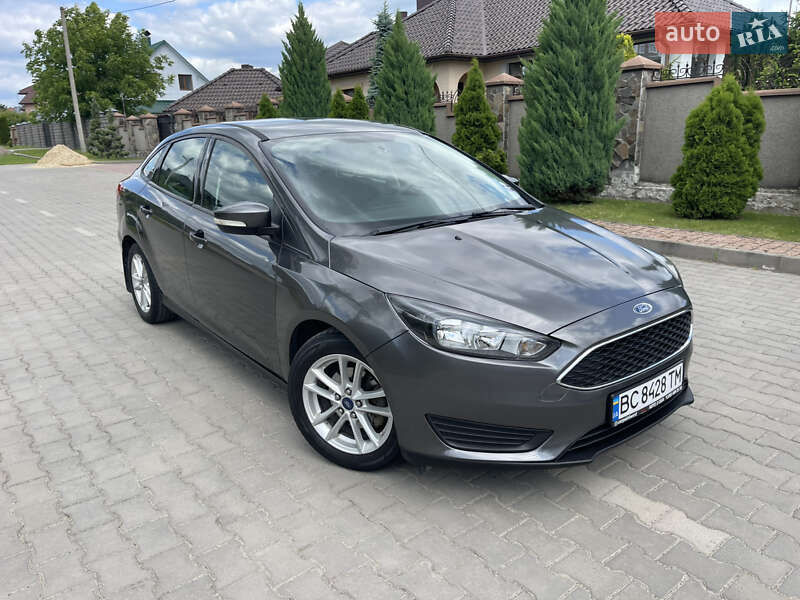 Седан Ford Focus 2015 в 