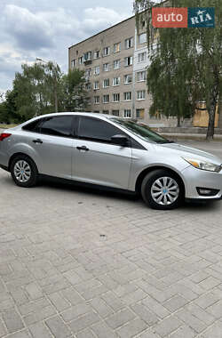 Седан Ford Focus 2015 в 