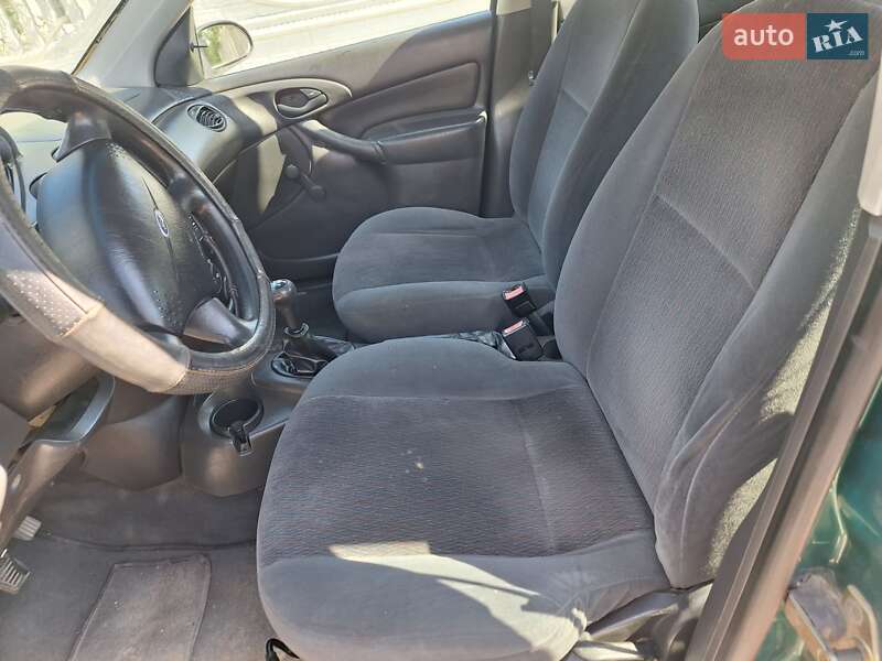 Седан Ford Focus 2002 в Черновцах