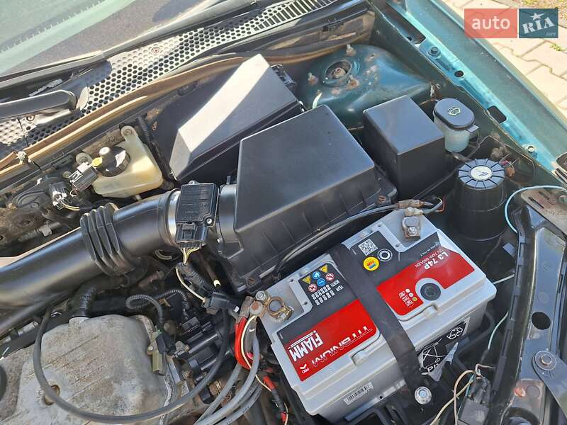 Седан Ford Focus 2002 в Черновцах