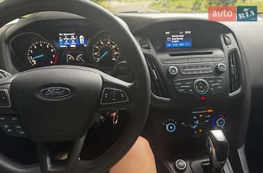 Хэтчбек Ford Focus 2015 в 