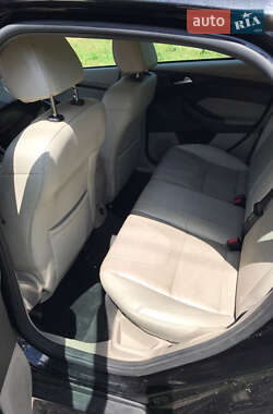 Хэтчбек Ford Focus 2013 в 