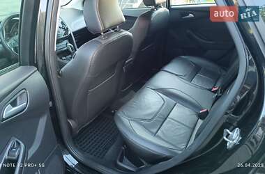 Хэтчбек Ford Focus 2015 в 