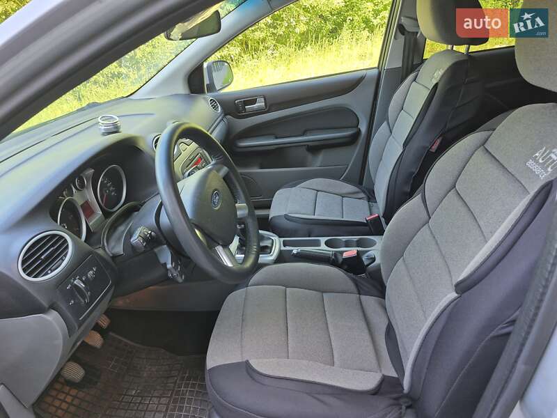Хэтчбек Ford Focus 2010 в Львове
