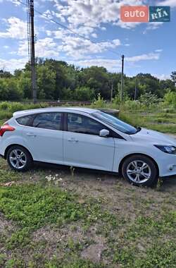 Хэтчбек Ford Focus 2013 в 