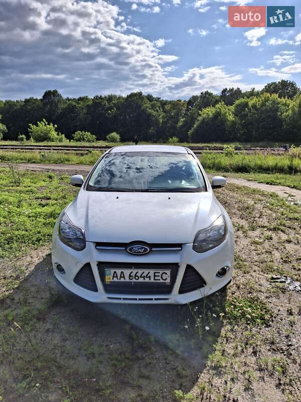 Хэтчбек Ford Focus 2013 в Чернигове