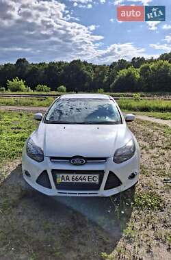 Хэтчбек Ford Focus 2013 в 