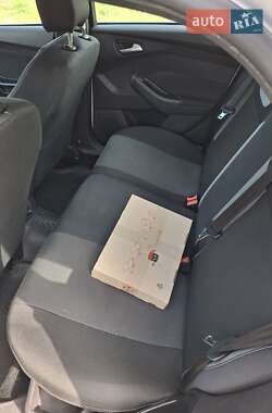 Хэтчбек Ford Focus 2013 в 