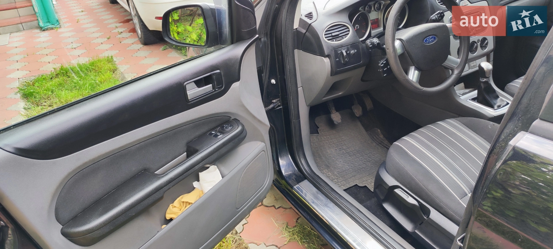 2010 Ford Focus - мініатюра 7