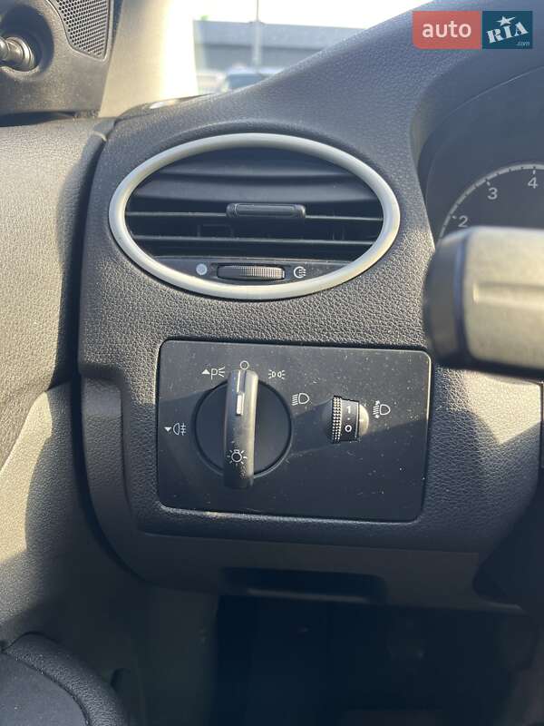 Седан Ford Focus 2007 в Киеве