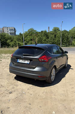 Хэтчбек Ford Focus 2016 в 
