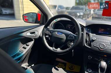 Хэтчбек Ford Focus 2016 в 