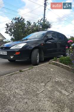 Хэтчбек Ford Focus 2000 в 