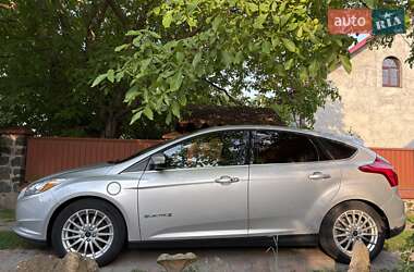 Хэтчбек Ford Focus 2013 в 