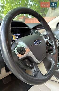 Хэтчбек Ford Focus 2013 в 