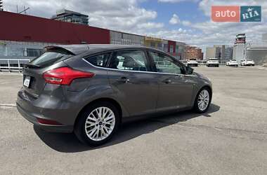Хэтчбек Ford Focus 2015 в 