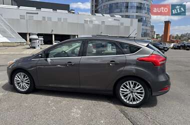 Хэтчбек Ford Focus 2015 в 