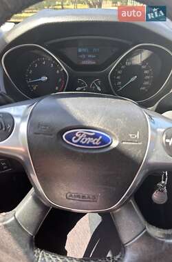 Хетчбек Ford Focus 2012 в 