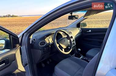 Хэтчбек Ford Focus 2004 в 
