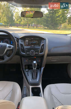 Хэтчбек Ford Focus 2015 в 