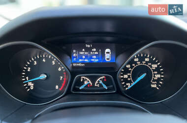 Седан Ford Focus 2015 в 